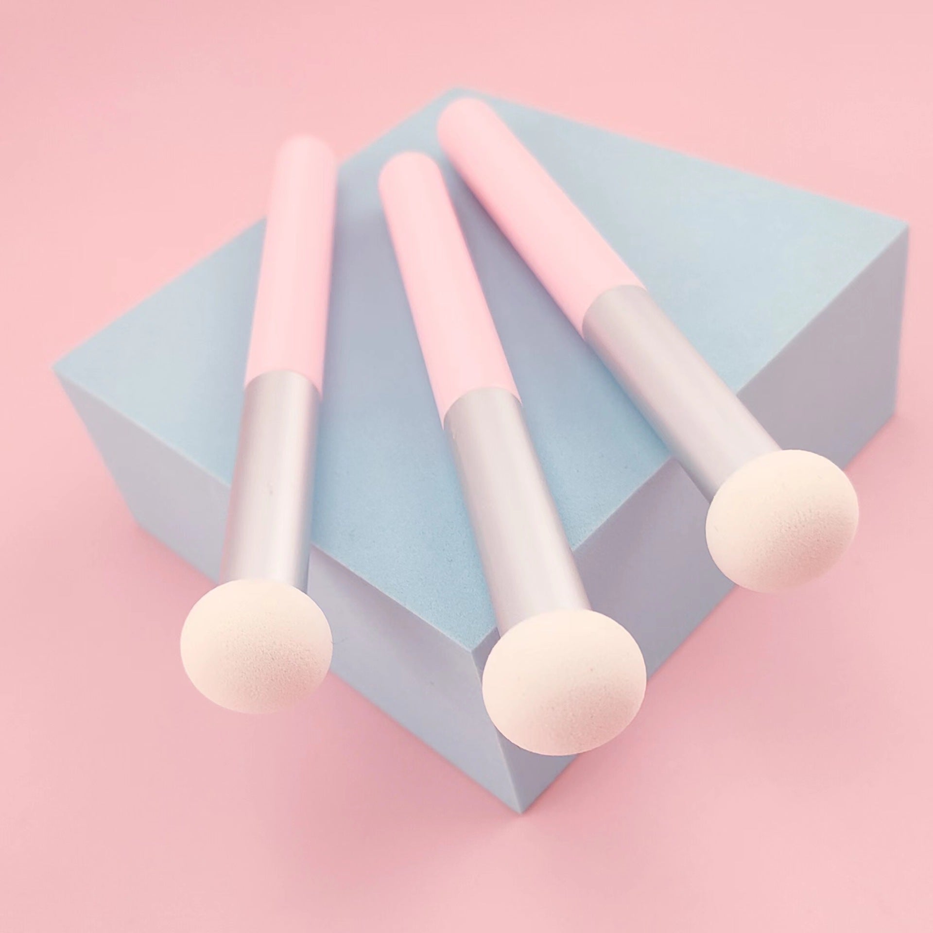 Portable Round Sponge Head Concealer Brush for Makeup