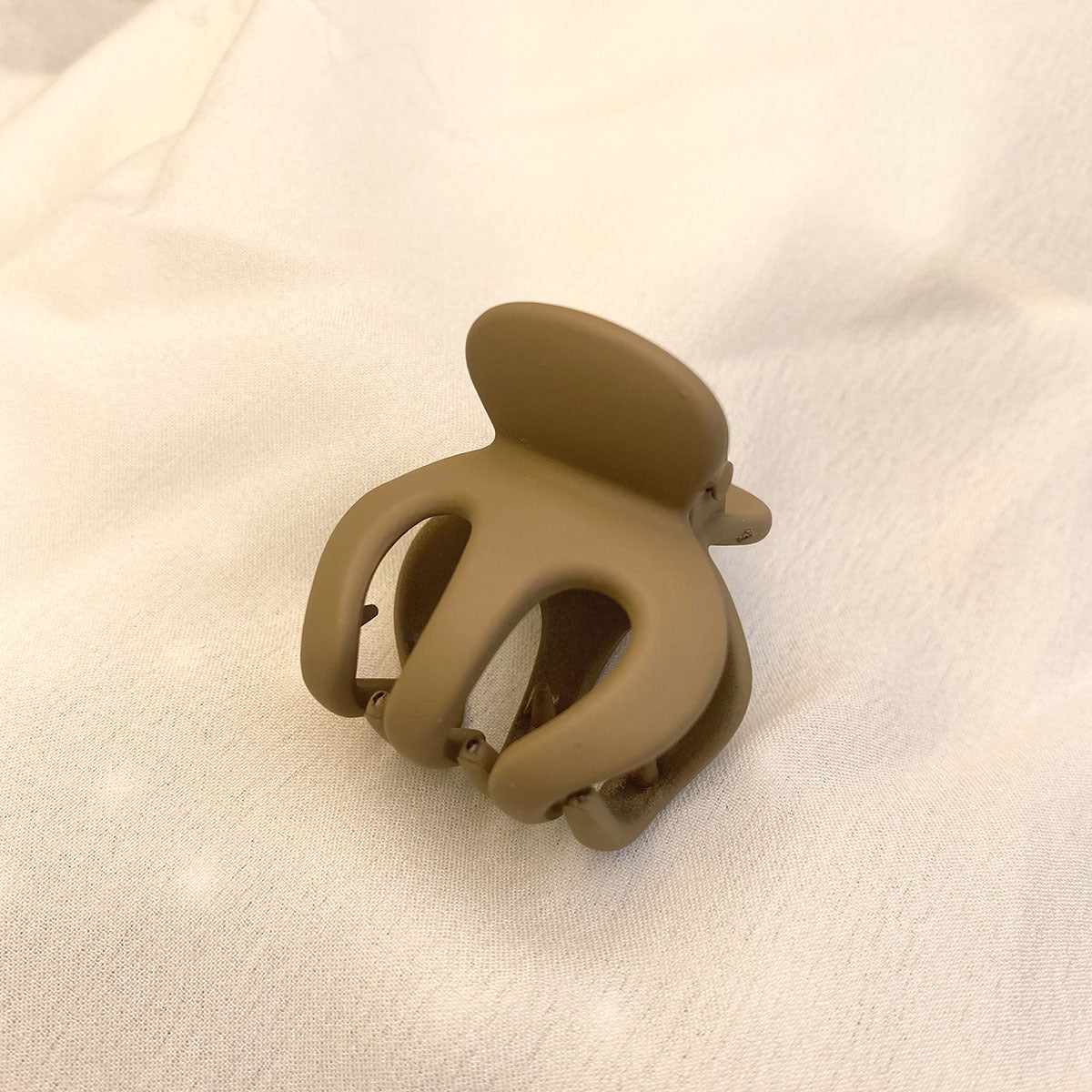 Matte Solid Hair Claw Clip Non Slip Strong Hold Grip Hair Jaw Clip