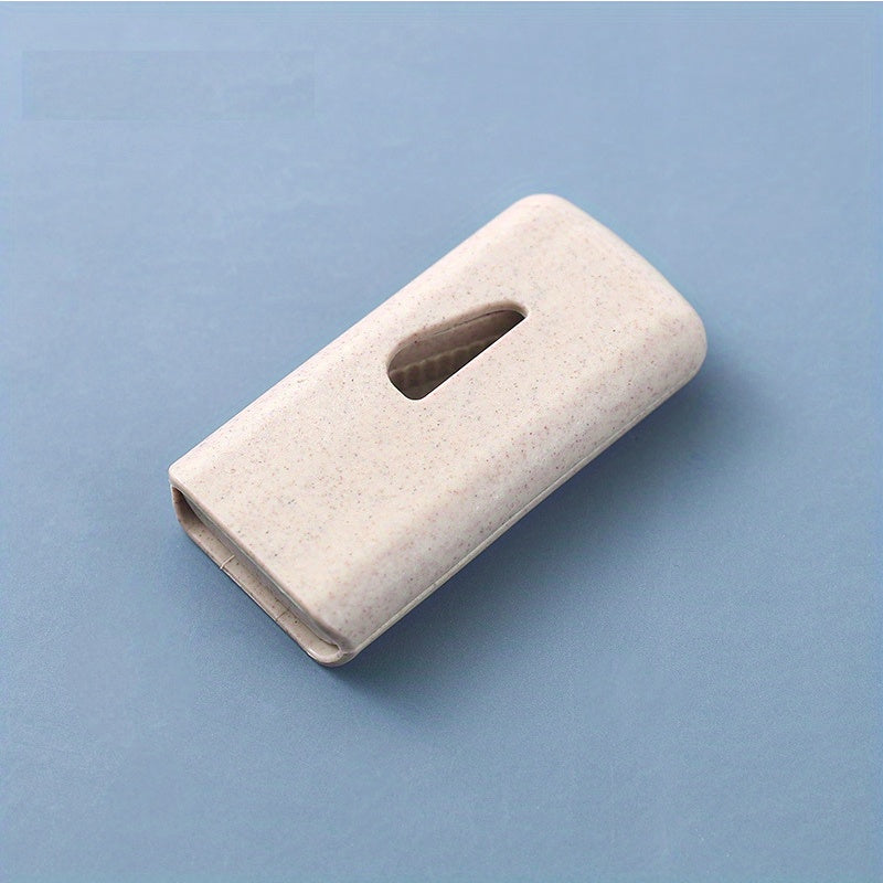 Wheat Plastic Pill Cutter for Seniors