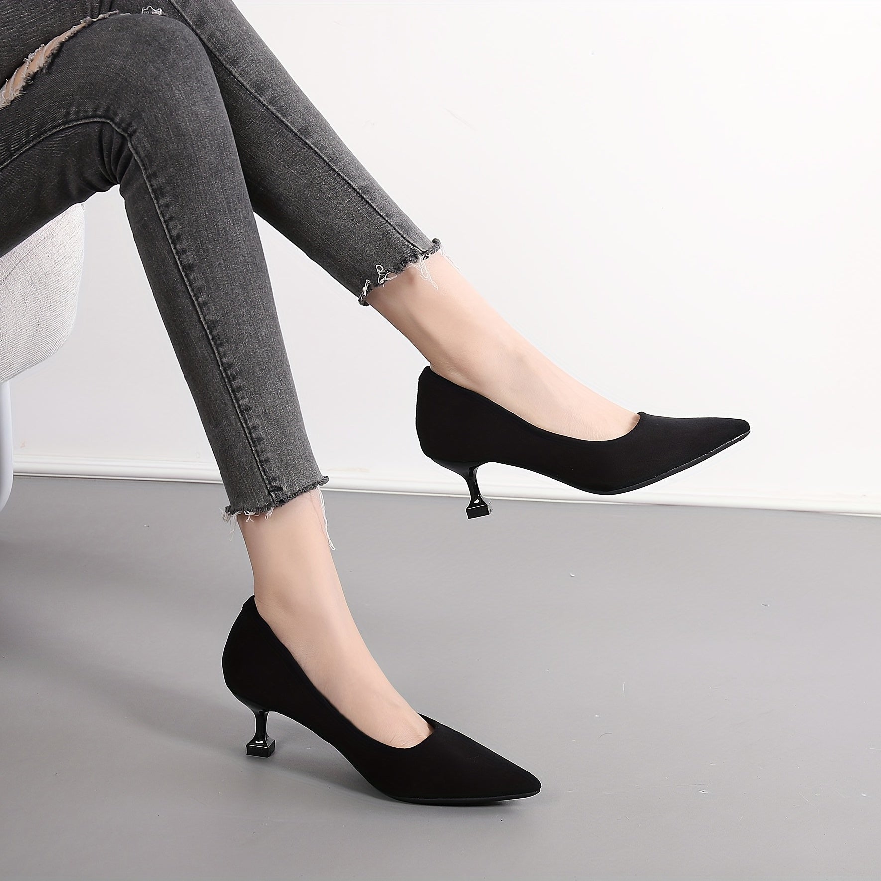 Women's Solid Kitten Heels Point Toe Low Heel Pumps