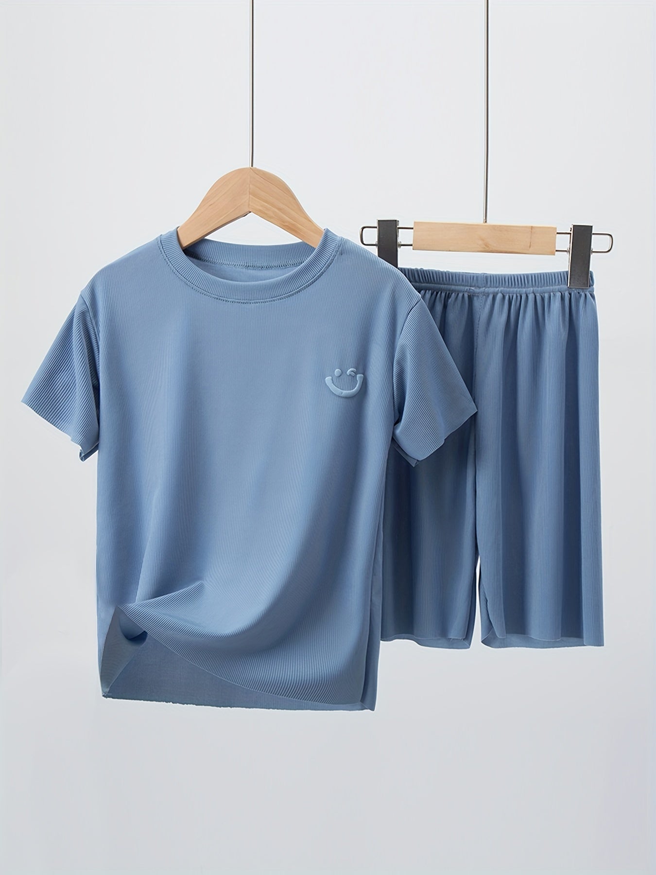 2pcs Boys Smile Face Icon Loungewear Set Kids Summer T shirt & Shorts