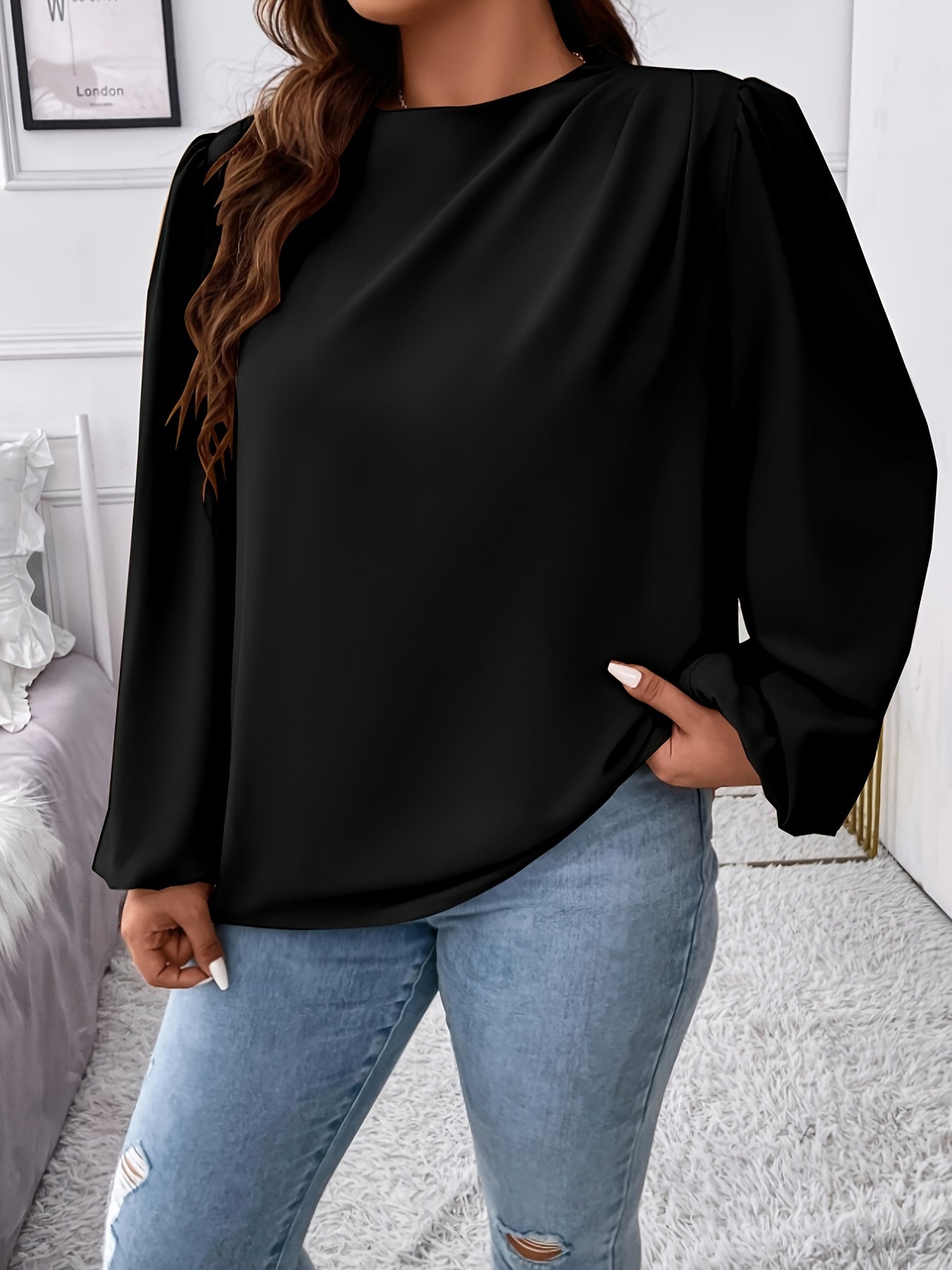  Lantern Sleeve Round Neck Blouse