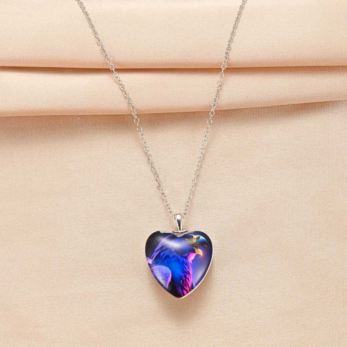 Heart Shaped Crystal Pendant Necklace With Eagle Pattern Hip Hop Gift