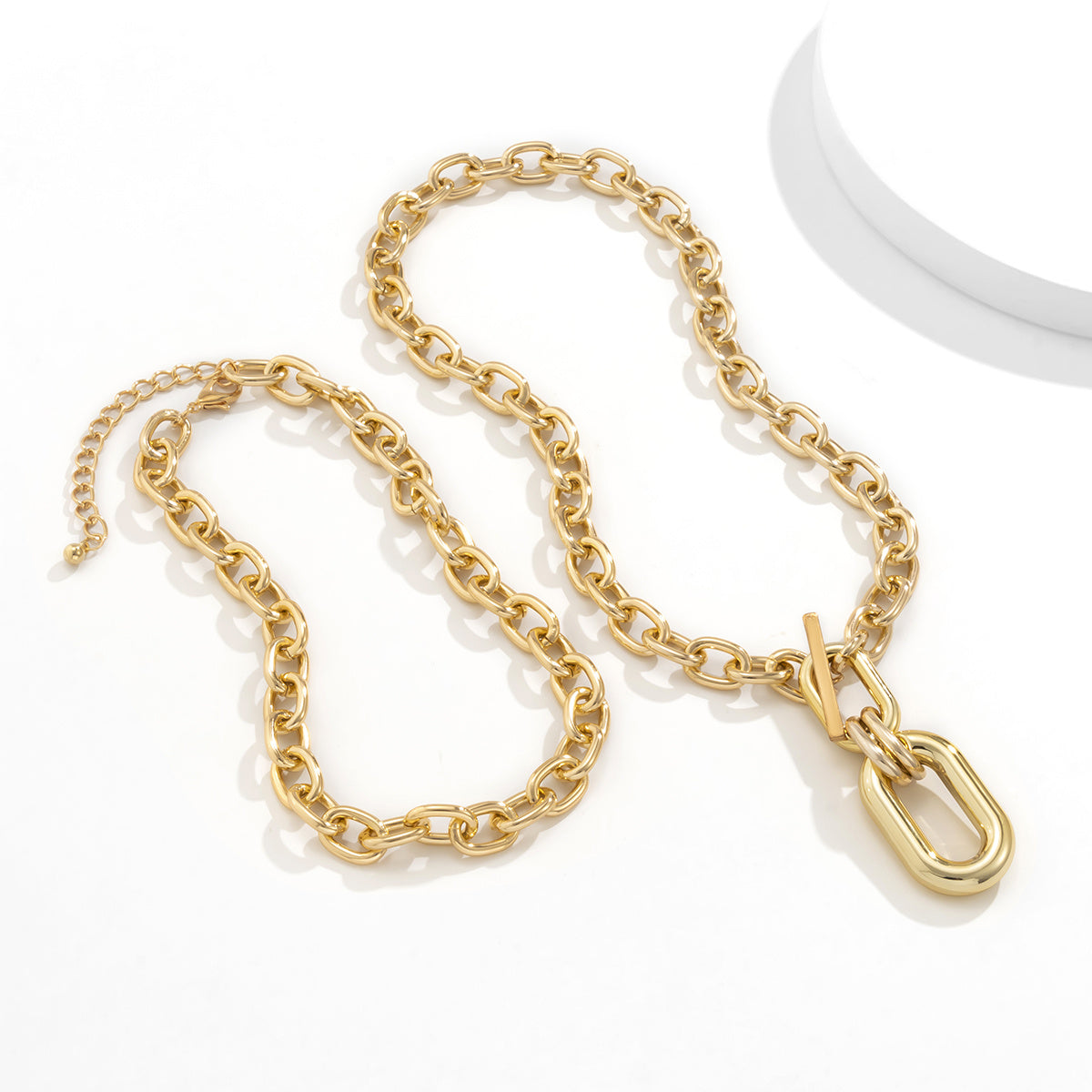 Geometric Round Buckle Chain Necklace Set