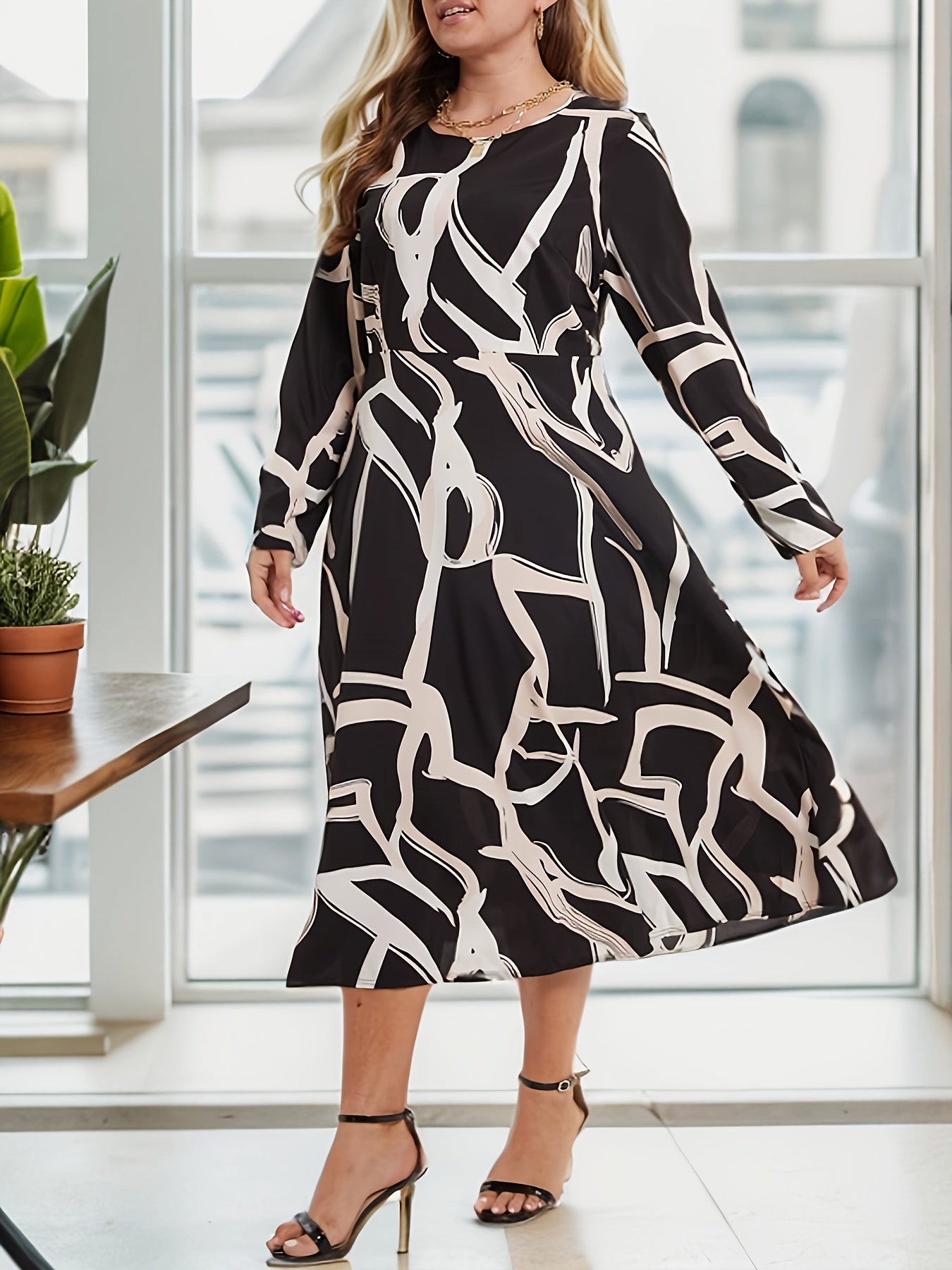 Plus Size Abstract Stripe Print Long Sleeve A Line Maxi Dress