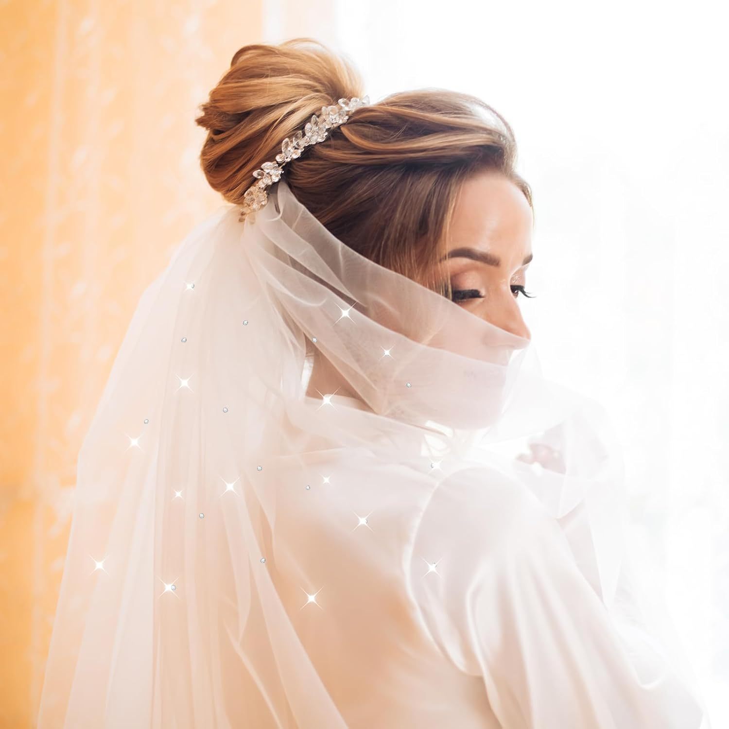 Short Bridal Veil with Satin Edge and Comb - Wedding Accessory