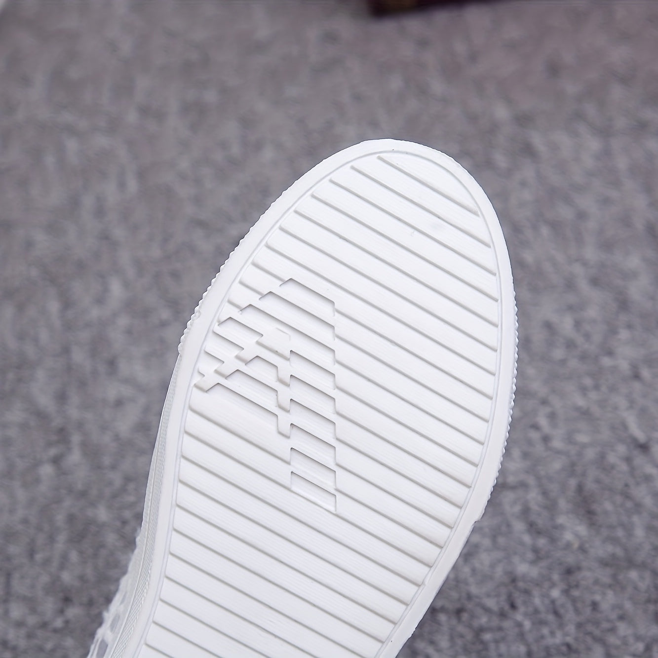 Women's Mesh Sneakers Lace Up Low Round Toe Breathable Shoes