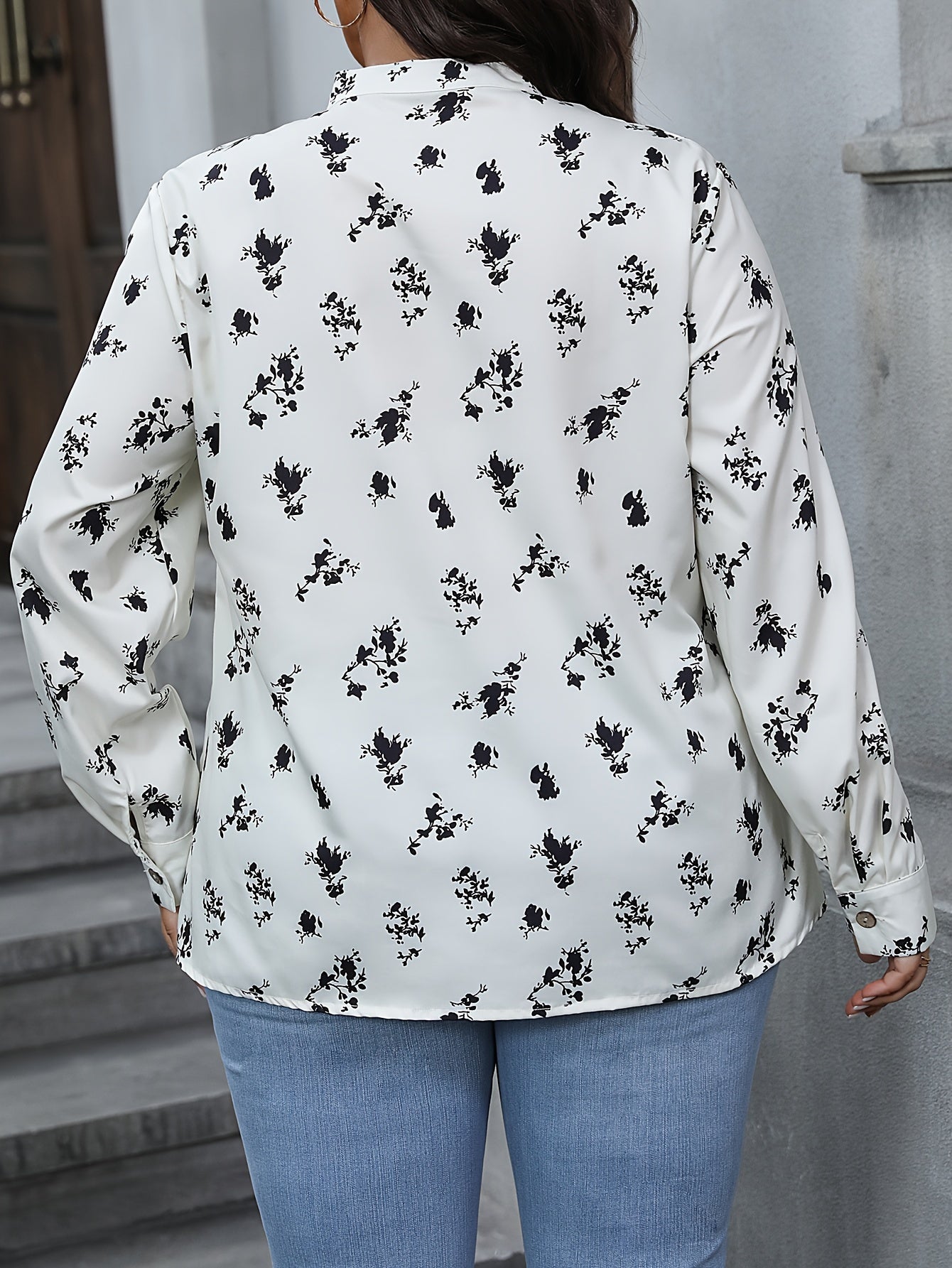 Ditsy Floral Print Lantern Sleeve Blouse
