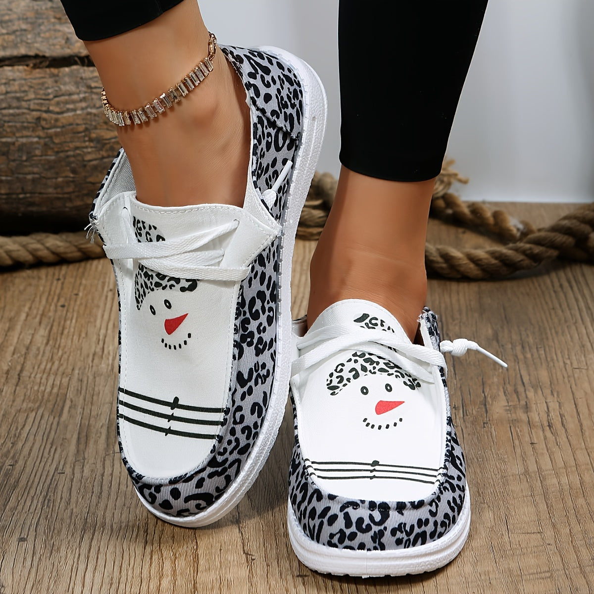 Christmas Snowman Cartoon & Leopard Pattern Canvas Shoes Lightweight Low Top Sne