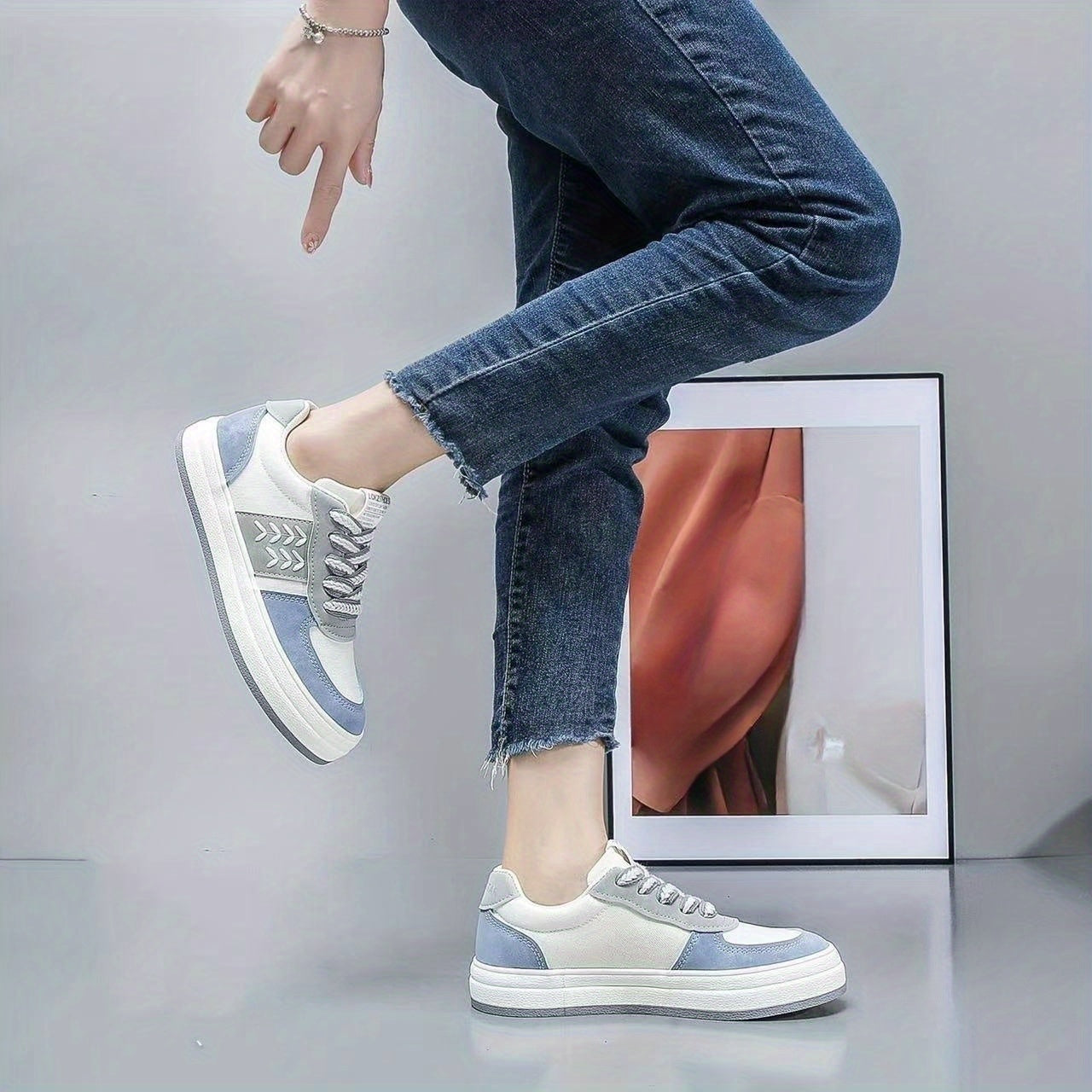 Women's Leaf Pattern Canvas Shoes Lace Up Low Top Casual Walking Shoes