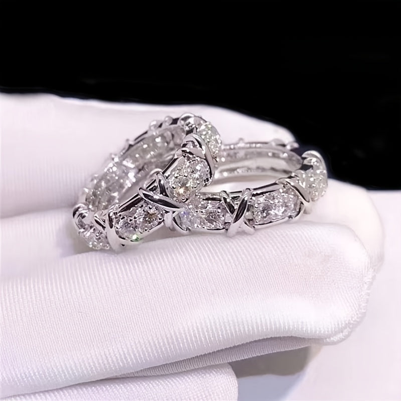 Golden Hip hop Ring Men's And Women's Zircon Punk Wedding Ring Jewelry