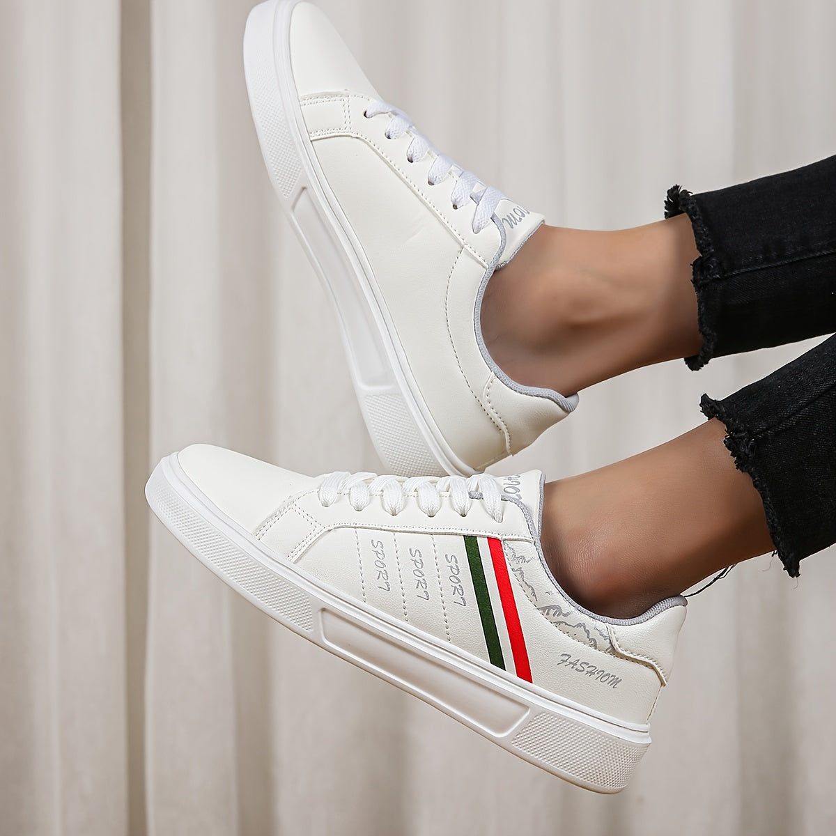 Faux Leather Stripes Pattern Skate Shoes Wear Resistance Non Slip Flat Sneakers