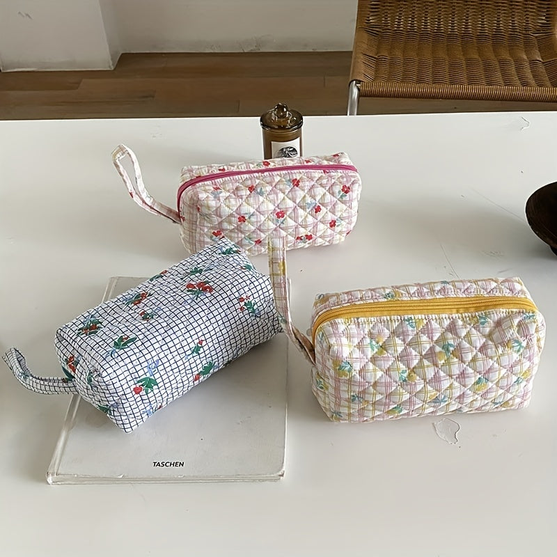 Floral Quilted Wristlet Cosmetic Bag Makeup Brush Bag