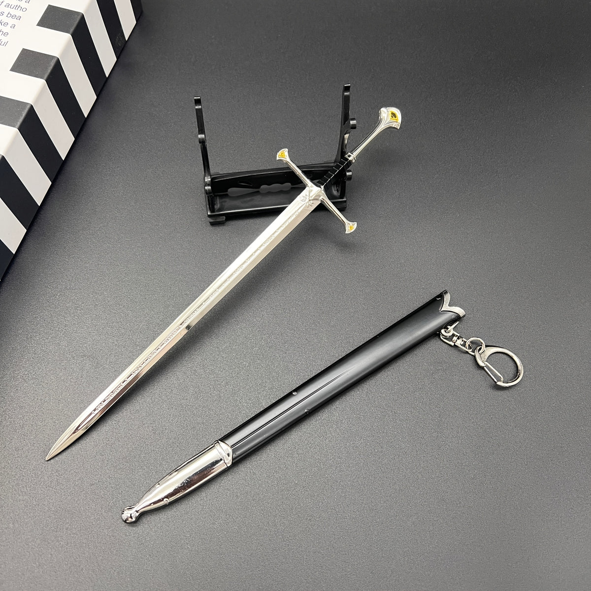 2pcs Mini Weapon Collection for Comic Party, Age 14+