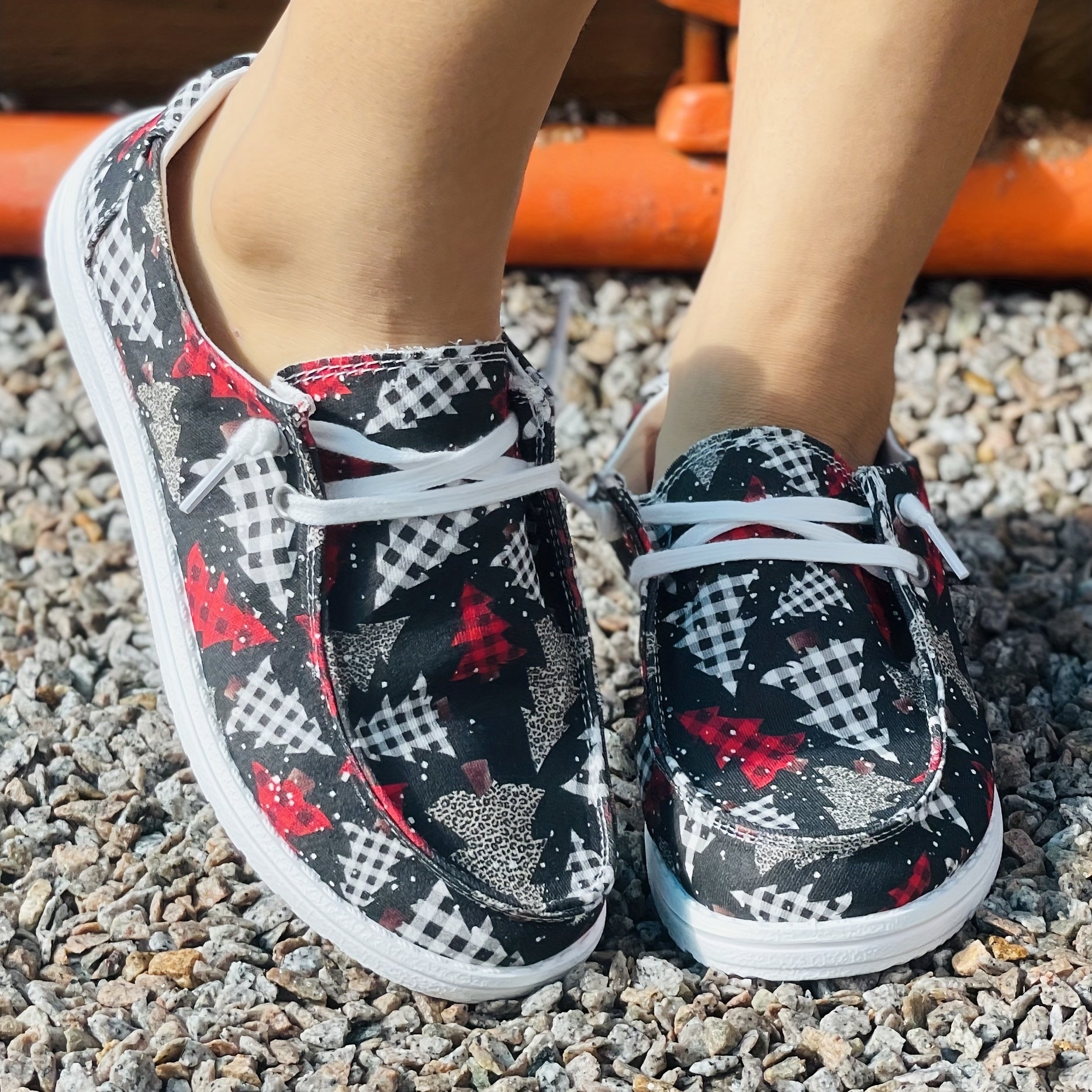 Women's Christmas Tree Printed Slip-On Shoes Lightweight Flat Shoes
