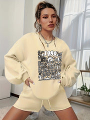  Casual Outfit Set: Graphic Sweatshirt & Shorts