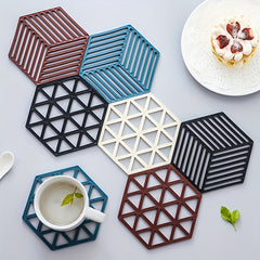 1pc Plastic Coasters Heat Insulation Mat Solid Coasters Washable Placemat