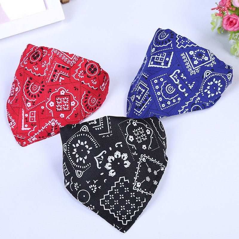 Stylish Printed Dog Bandanas with Buckle - Keep Your Pet Clean and Fashionable