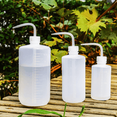 Plastic Lab Squeeze Bottle with Narrow Mouth & Scale Labels
