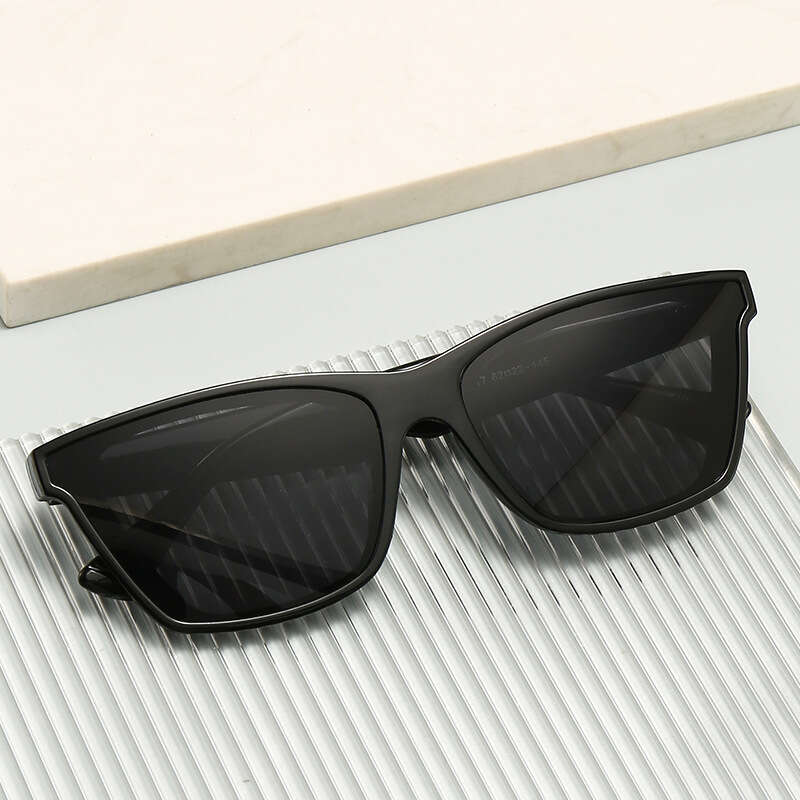 Square Frame Sunglasses Mod Metal Decor UV400