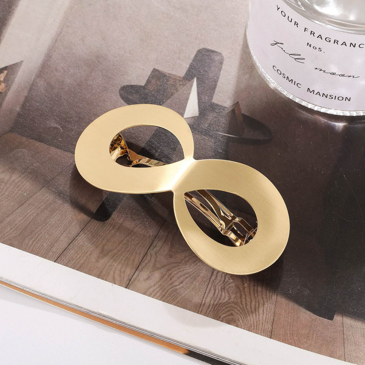 Large 8-Shaped Ponytail Clip for Women