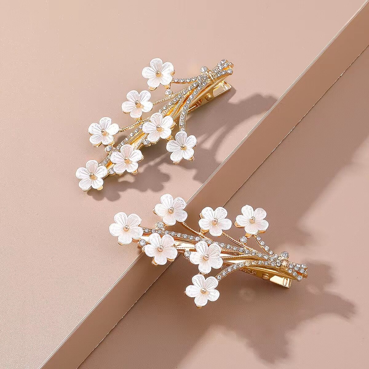 Sparkly Faux Pearl Flower Hair Clip Duck Billed Style