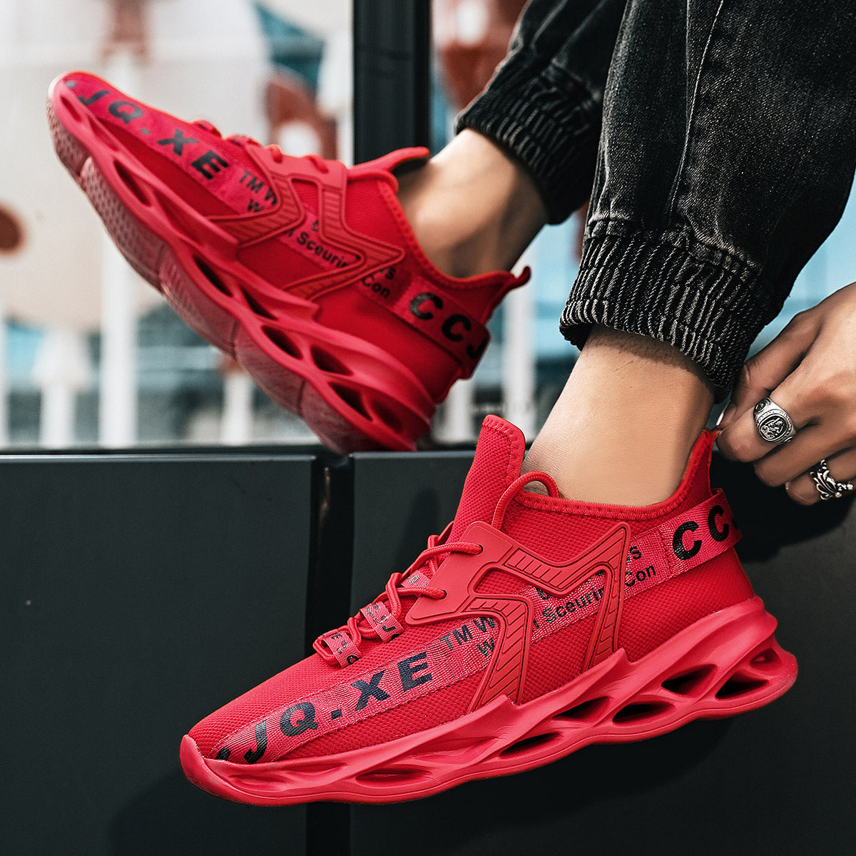 Men's Lightweight Knitted Sneakers for Running