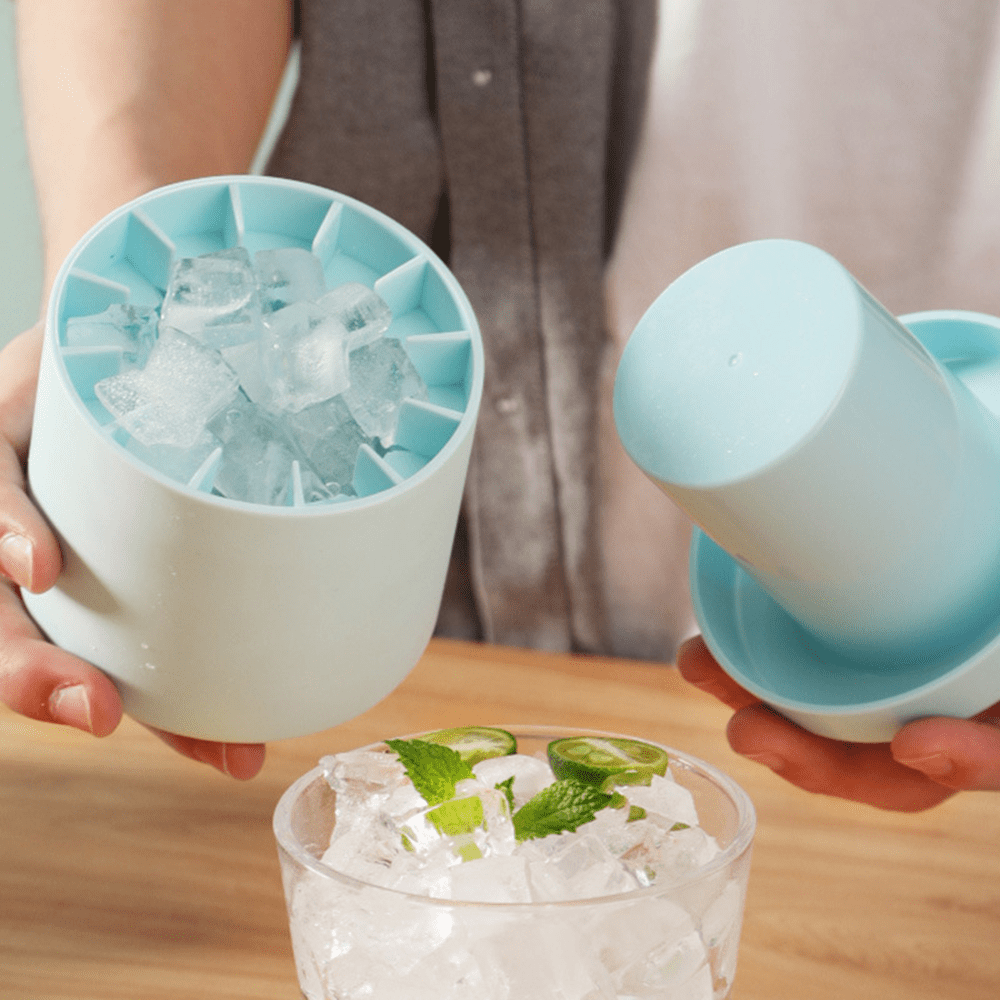 Portable Silicone Ice Cube Maker with Lid for Wine Beer Whiskey