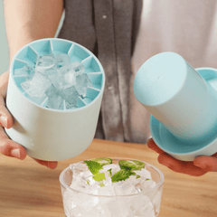 Portable Silicone Ice Cube Maker with Lid for Wine Beer Whiskey