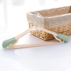 Adult Seamless Clothes Rack Wide Shoulder Plastic Clothes Rack