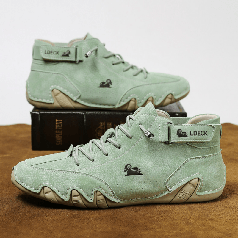 Solid Round Toe Walking Shoes Platform Wear Resistance Sneakers