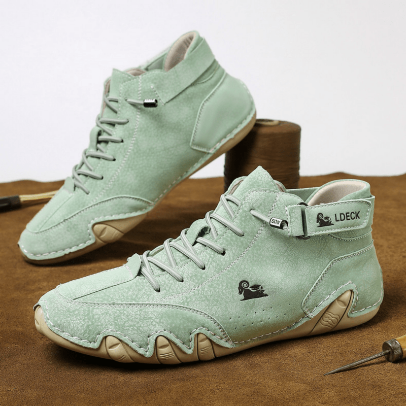 Solid Round Toe Walking Shoes Platform Wear Resistance Sneakers