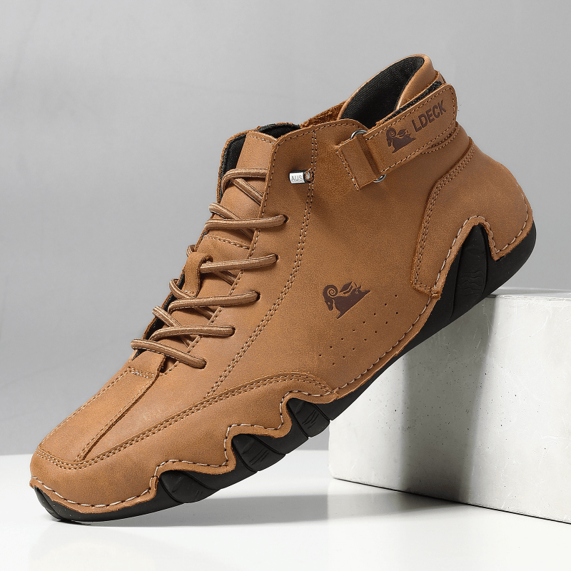 Solid Round Toe Walking Shoes Platform Wear Resistance Sneakers
