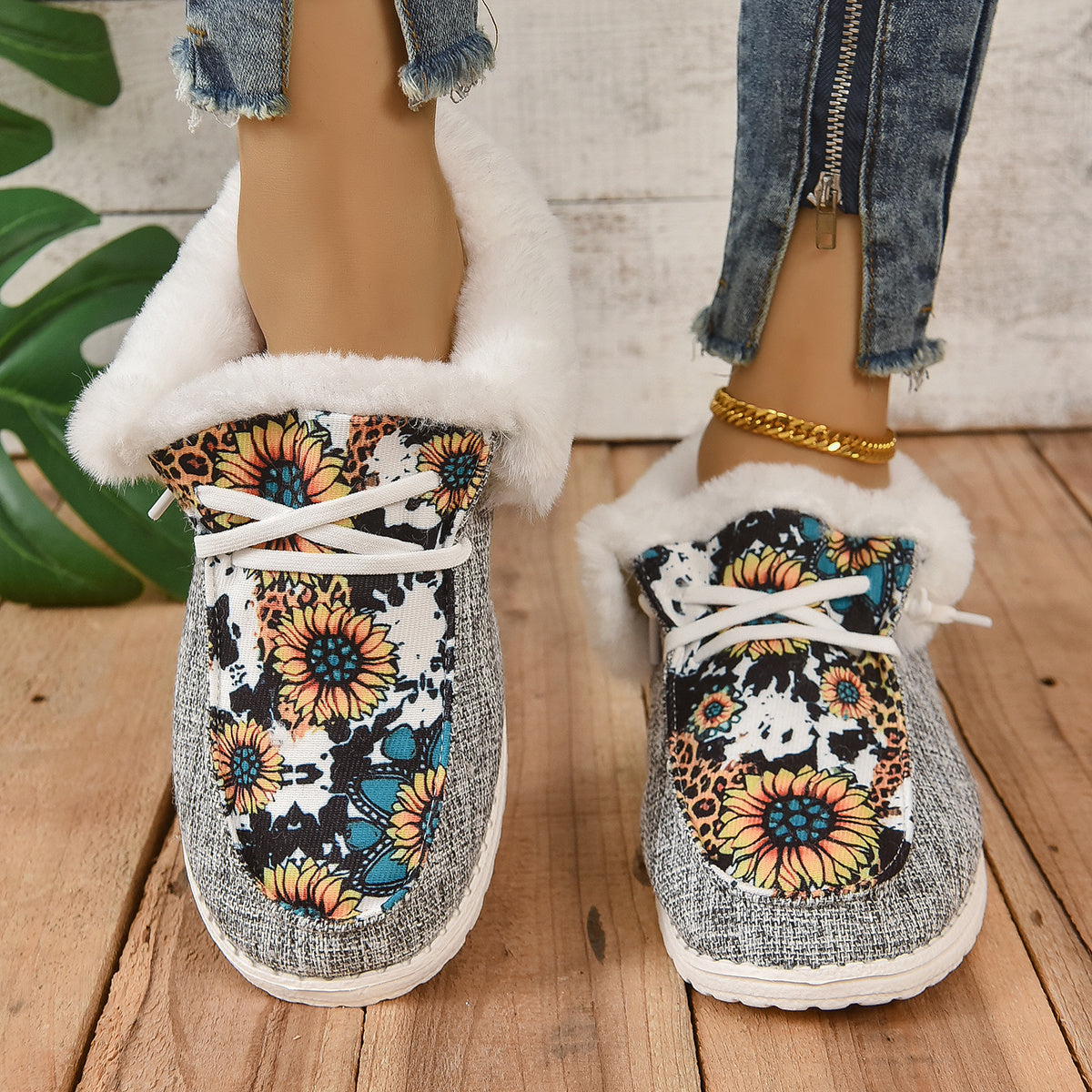 Women's Sunflower Pattern Short Boots Plush Lined Shoes