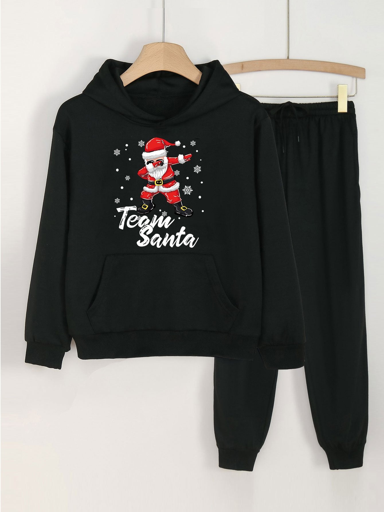 2pcs Santa In The Snow Print Hoodies With Pocket Jogger Pants Set