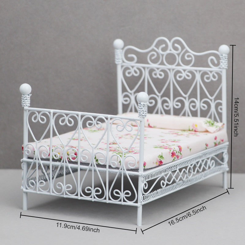 1:12 Scale Iron Double Bed Classic Finish Dollhouse Wedding Decor