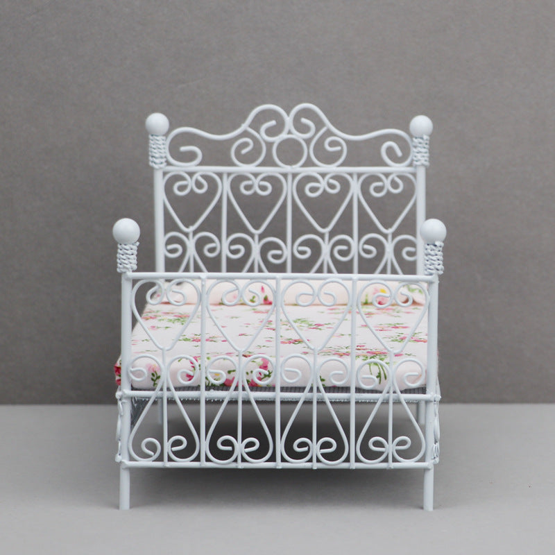 1:12 Scale Iron Double Bed Classic Finish Dollhouse Wedding Decor