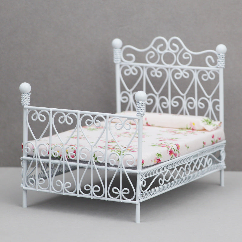 1:12 Scale Iron Double Bed Classic Finish Dollhouse Wedding Decor