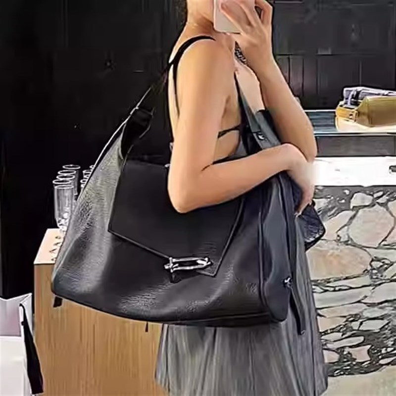Fashionable Leather Tote Bag with Buckle Closure