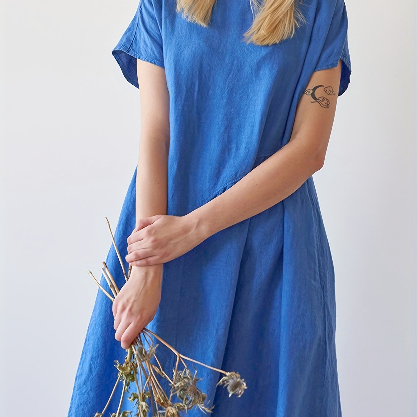 Plus Solid Batwing Sleeve Round Neck Loose Dress