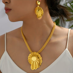 18K Plated Conch Bridal Necklace & Earrings Set for Women