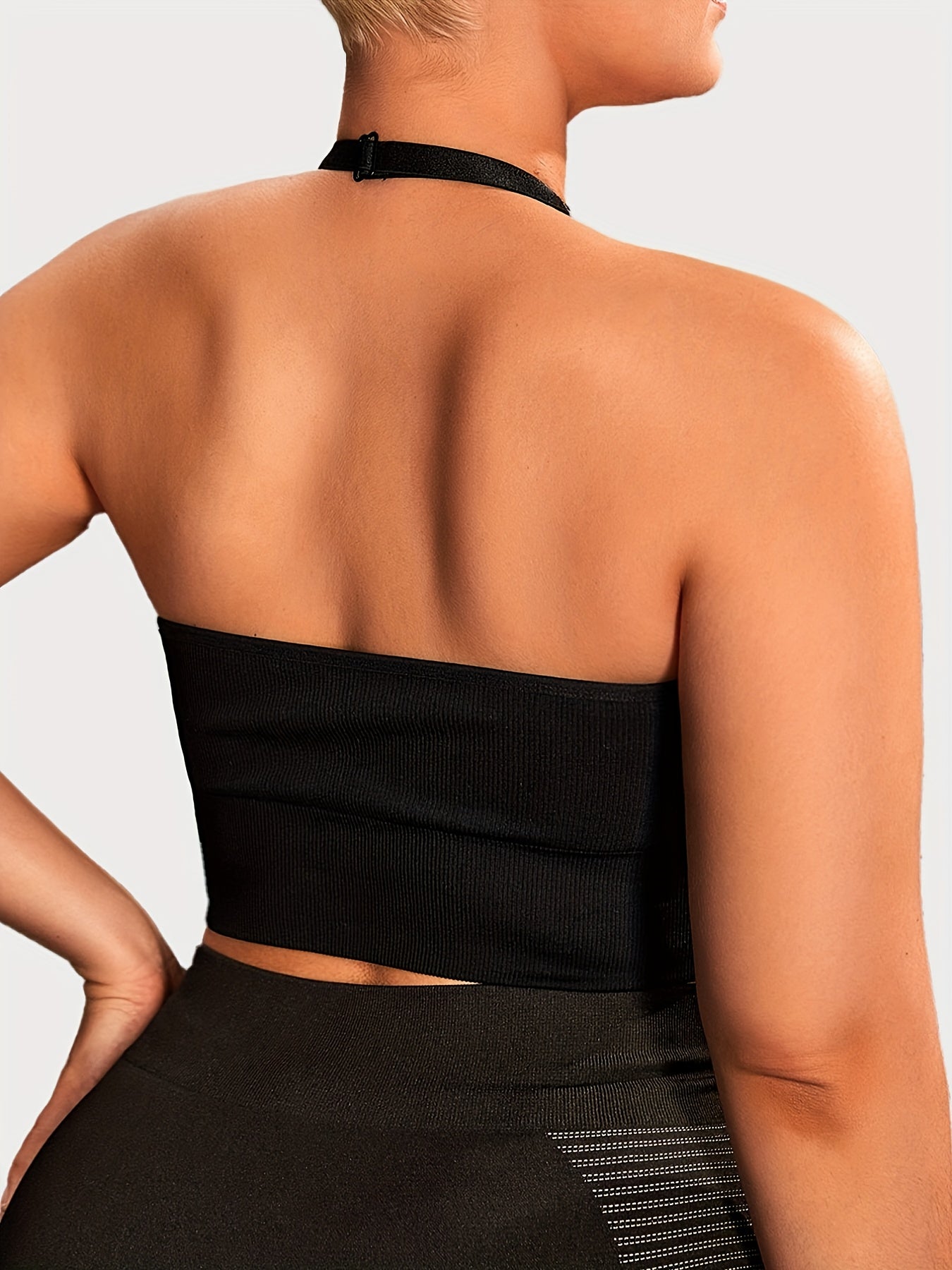  Ribbed Ring Decor Halter Neck Sports Bra