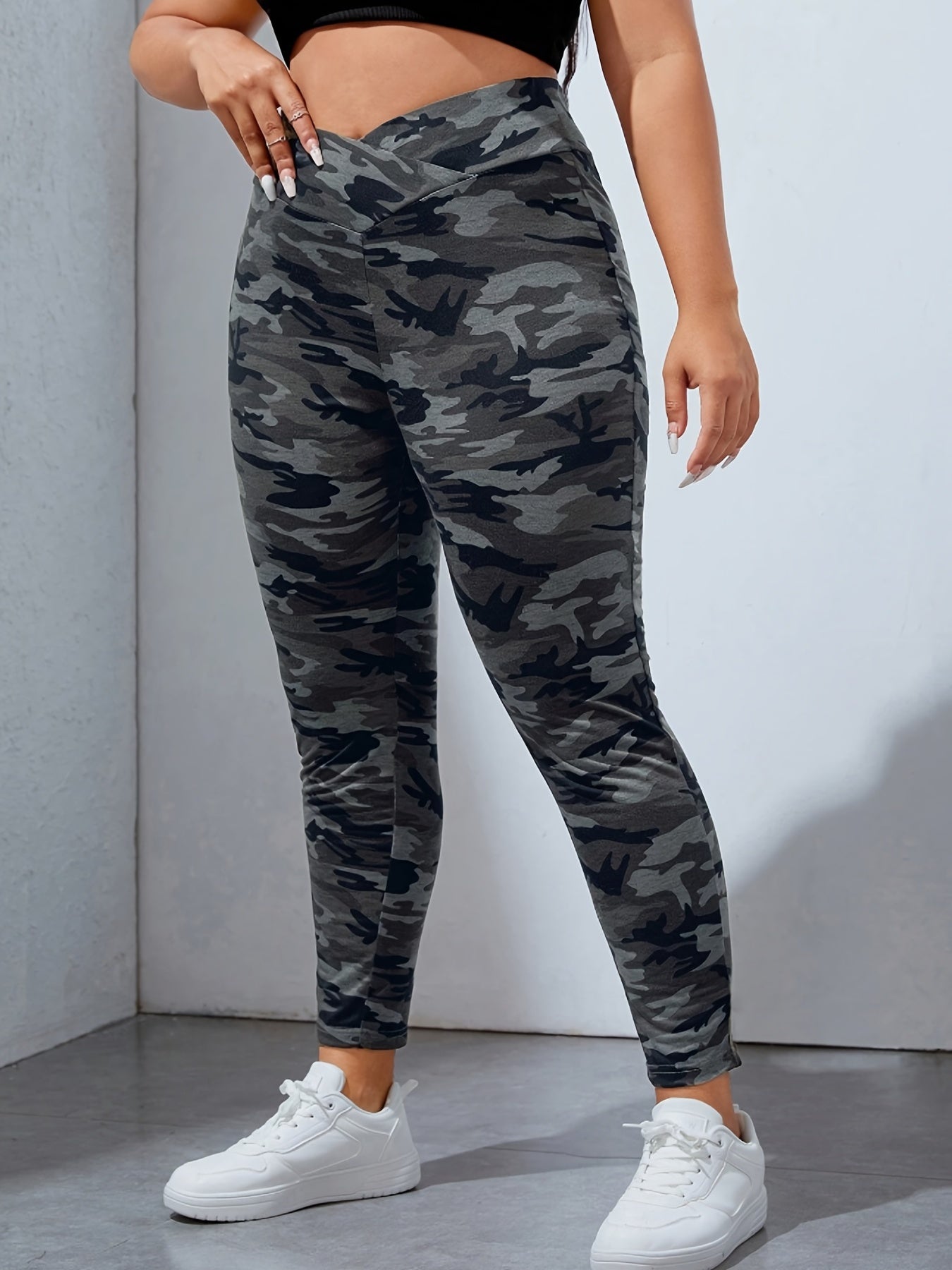 Women's Plus Camo V Waist Skinny Trousers