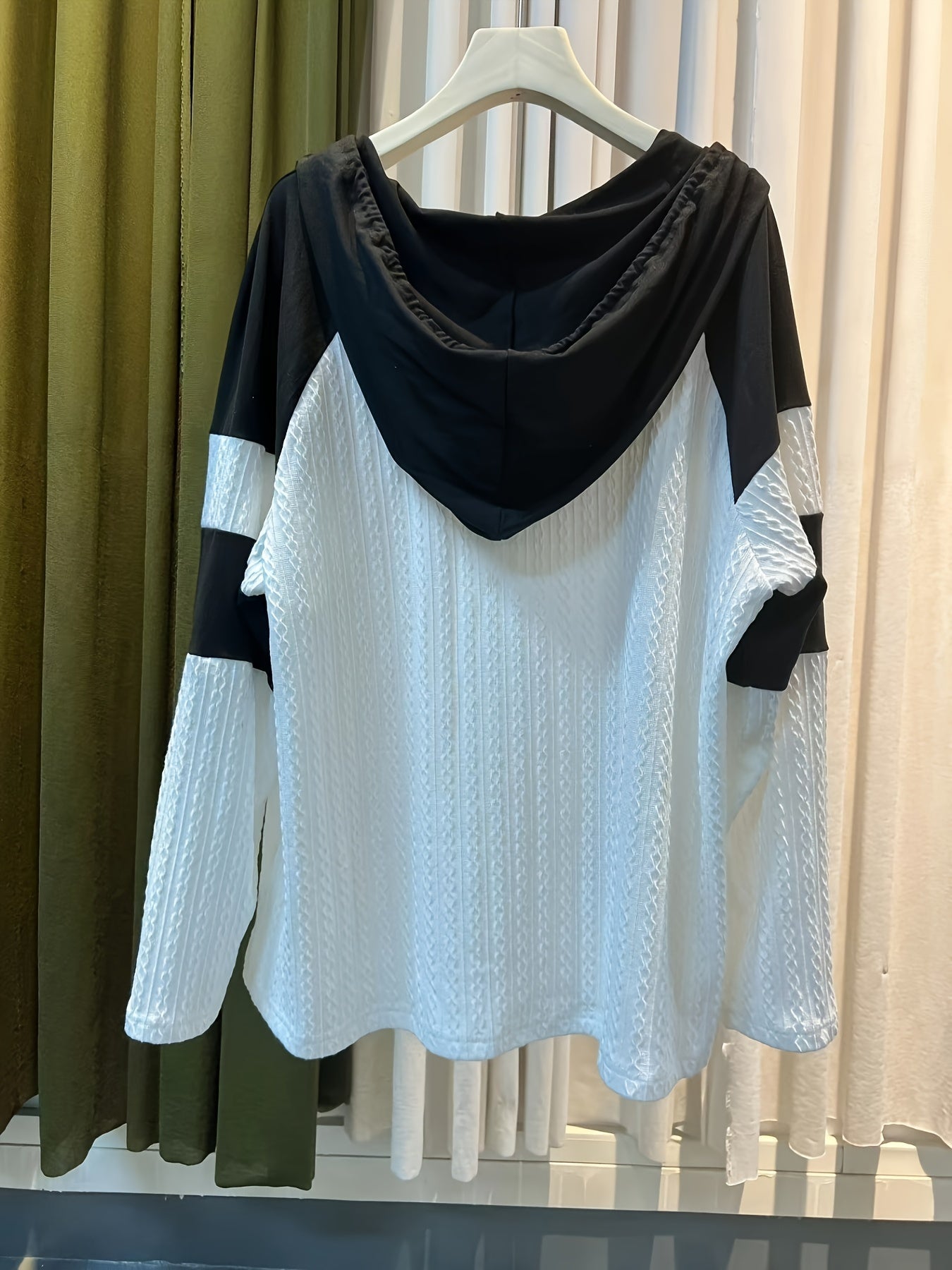  Women's Colorblock Cable Hoodie