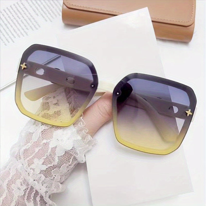 Large Square Sunglasses Metal Flower Letter Gradient UV400