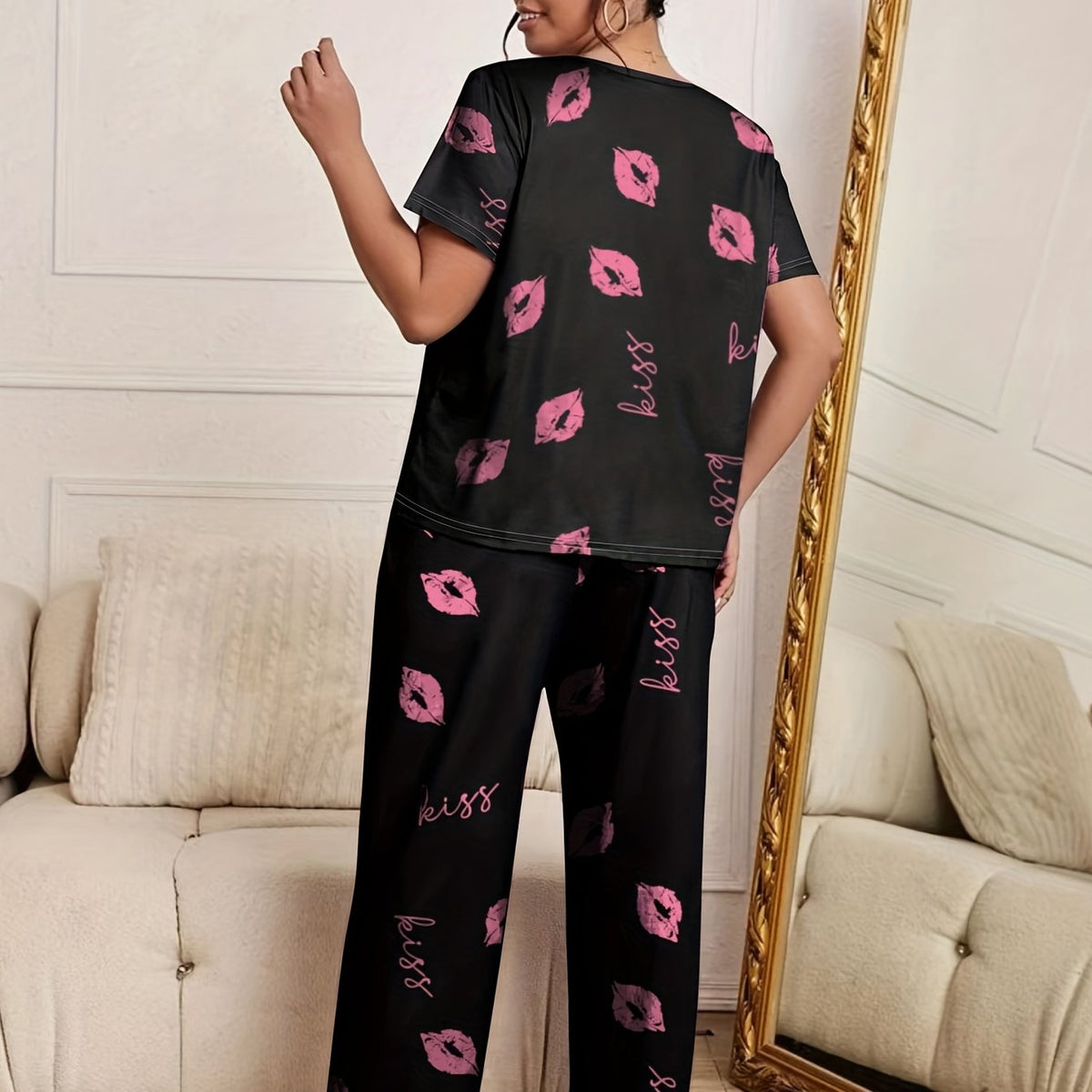  Kiss & Letter Print Tee & Pants Set