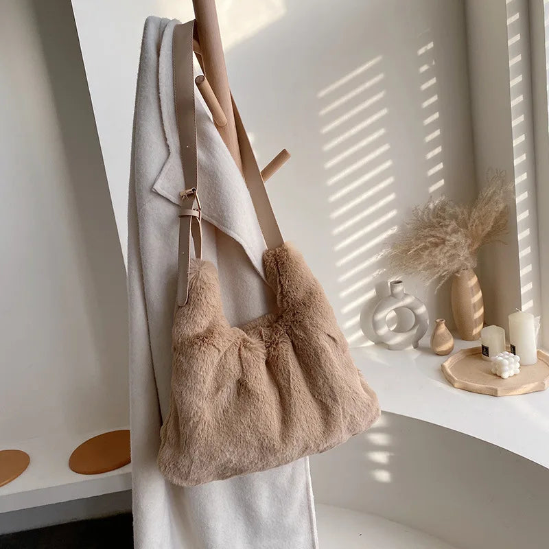 Plush Autumn Winter Messenger Bag Large Capacity One-Shoulder Western Wild