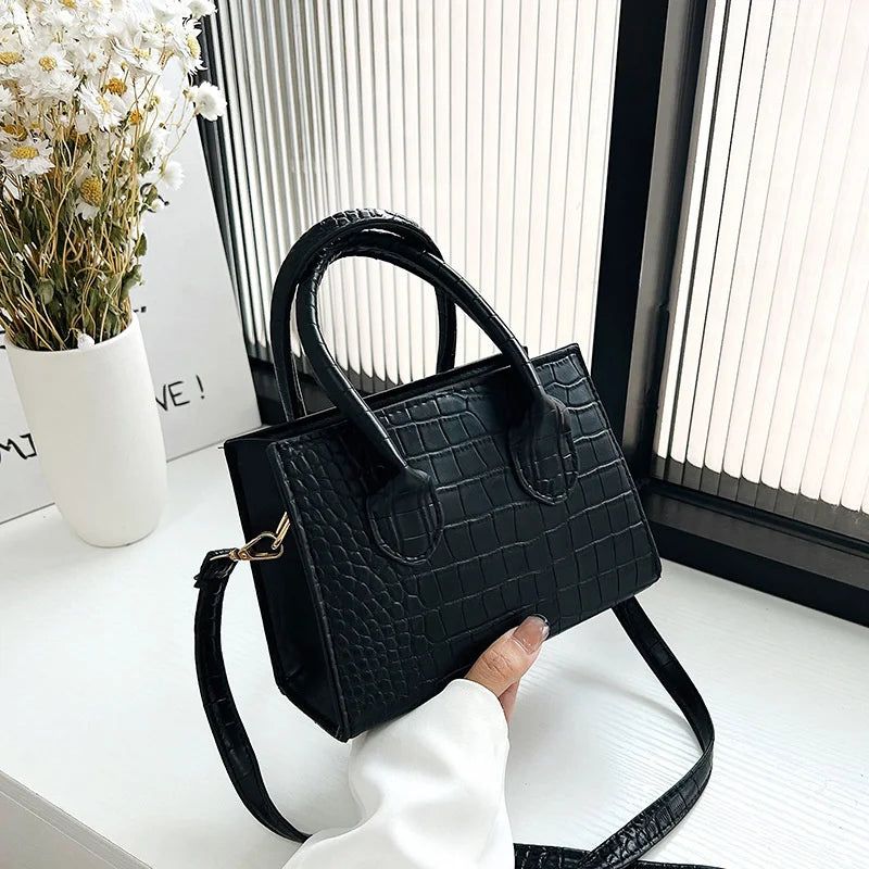 Crocodile Pattern PU Leather Crossbody Bag with Chain Shoulder Strap