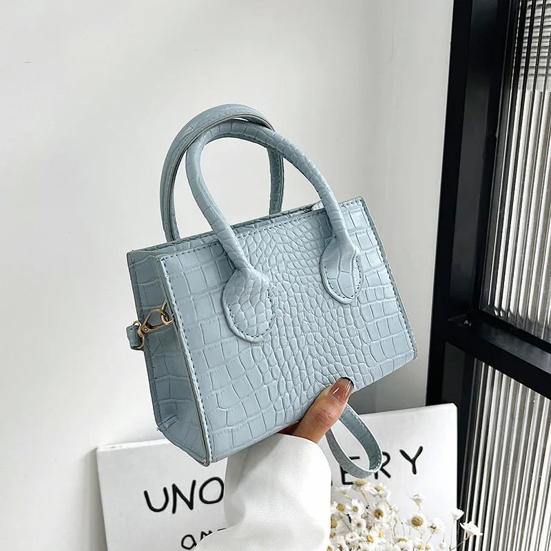 Crocodile Pattern PU Leather Crossbody Bag with Chain Shoulder Strap