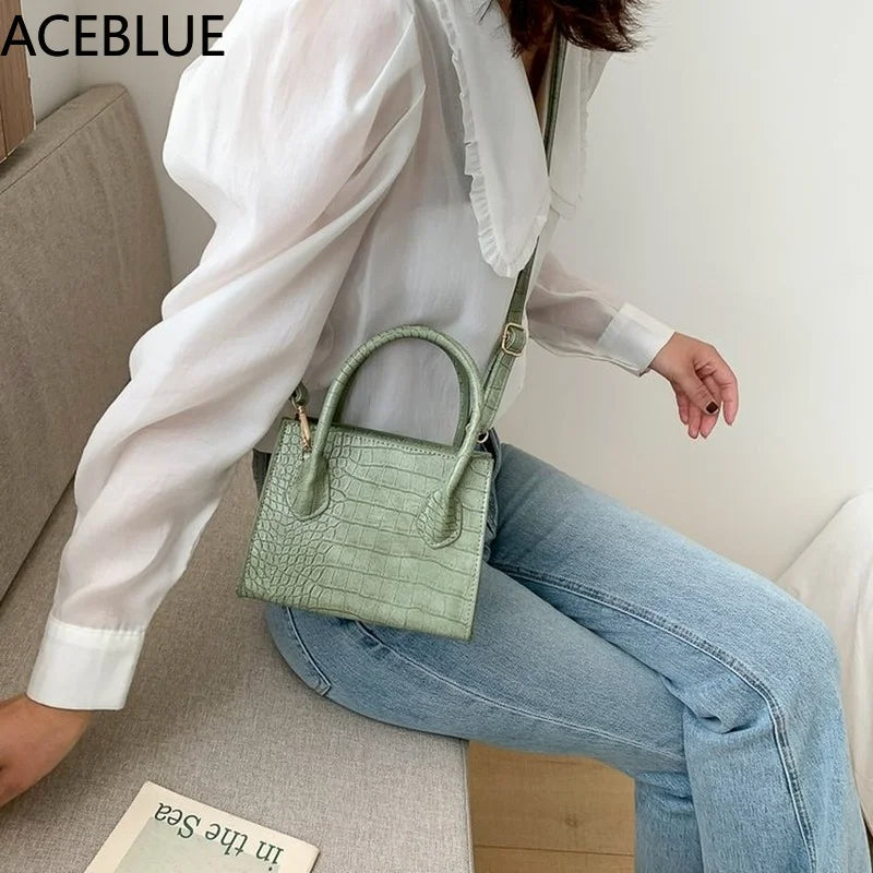 Crocodile Pattern Crossbody Bag Chain Shoulder Handbag